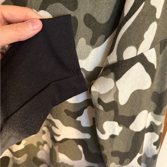 New without tags, ladies long sleeve camo pullover, size XL, by Sew in Love - Picture 6 of 14
